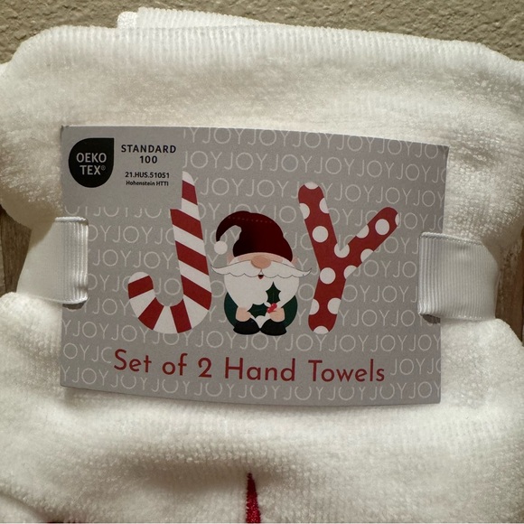 Christmas Gnome Bathroom Hand Towels Set Of 2, Gnomes Holding Christmas Presents - Picture 3 of 9